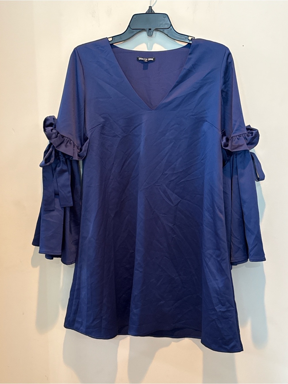 Gianni Bini Navy V-Neck Tie-Sleeve Tunic Top